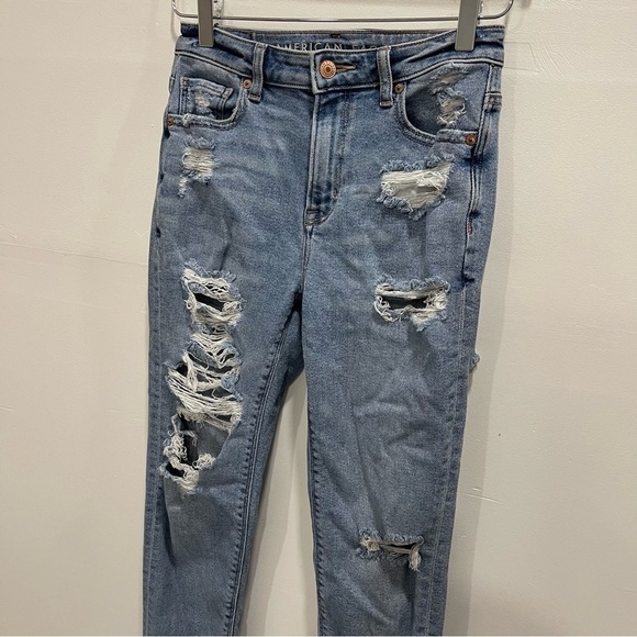 American Eagle Stretch Mom Jeans Distresses Light Wash High Rise Size 00 - Picture 6 of 12